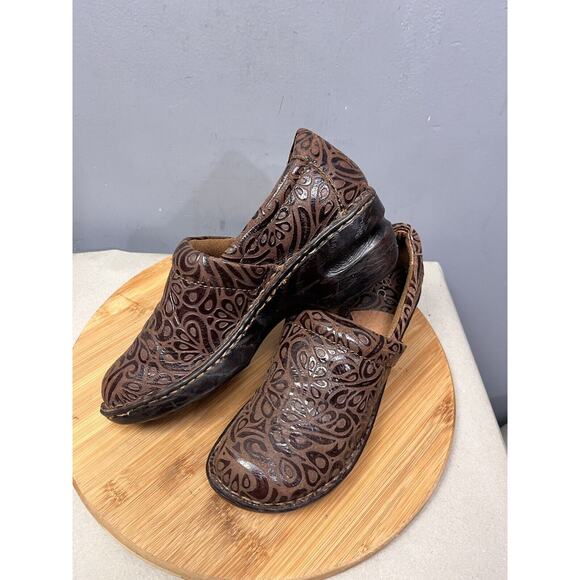 BOC Born Concept Shoes Women 8 Clogs Brown Paisley Floral Embossed Nurse Comfort - Picture 1 of 9